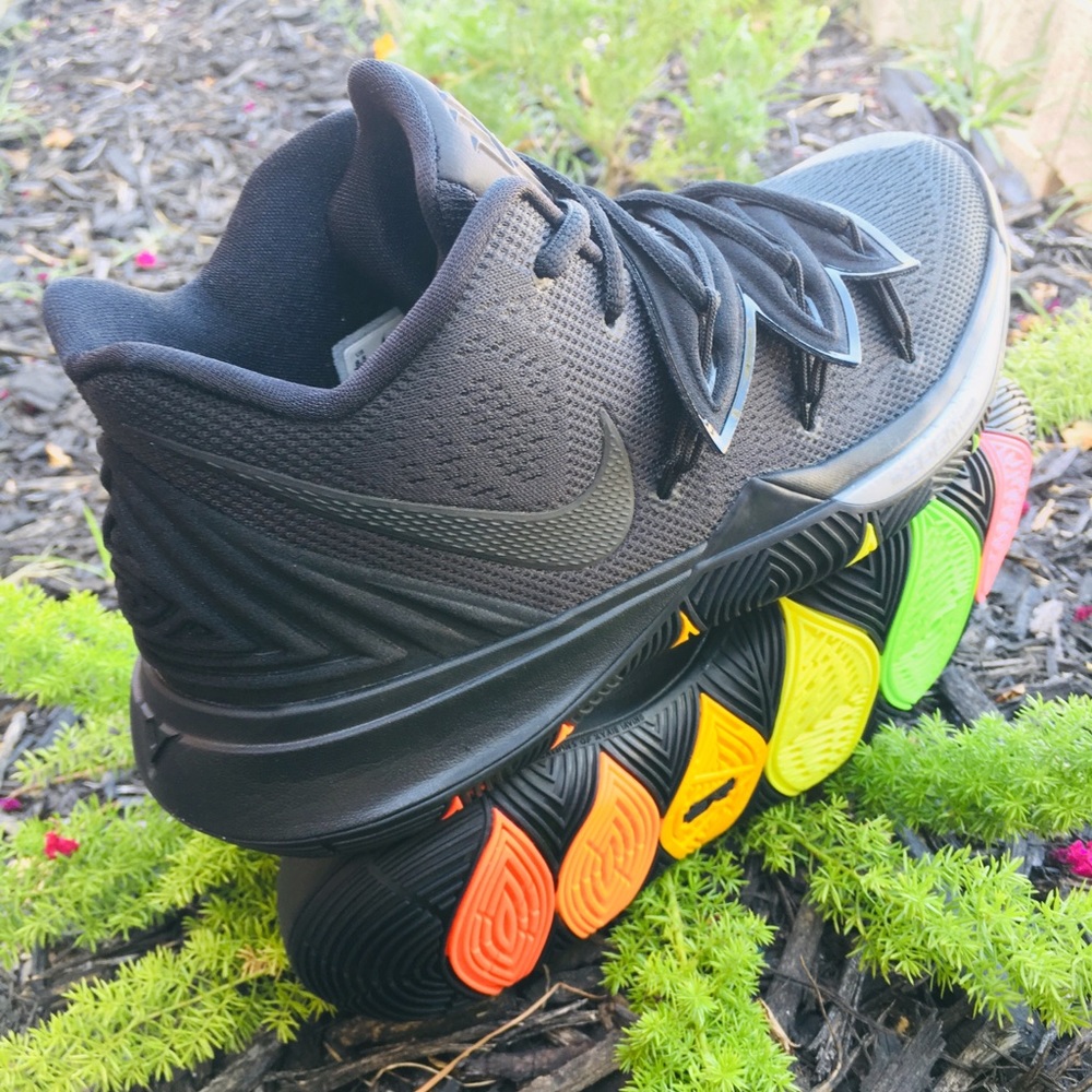 NIKE KYRIE 5 “BLACK RAINBOW SOLES” - Picture 1 of 8